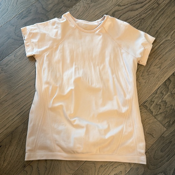 Athleta Girl seamless tshirt - Picture 1 of 3